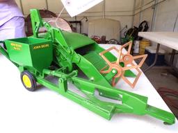 Toy John Deere 12A combine
