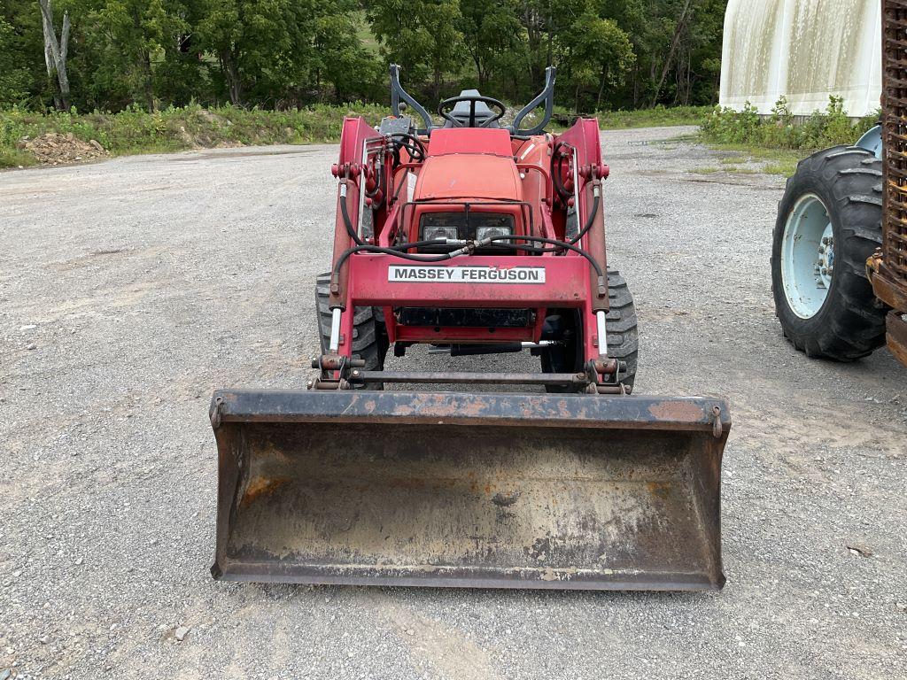 Massey Ferguson 1433 Tractor with Loader