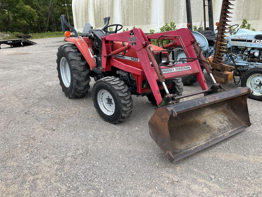 Massey Ferguson 1433 Tractor with Loader