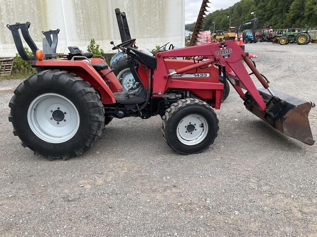 Massey Ferguson 1433 Tractor with Loader