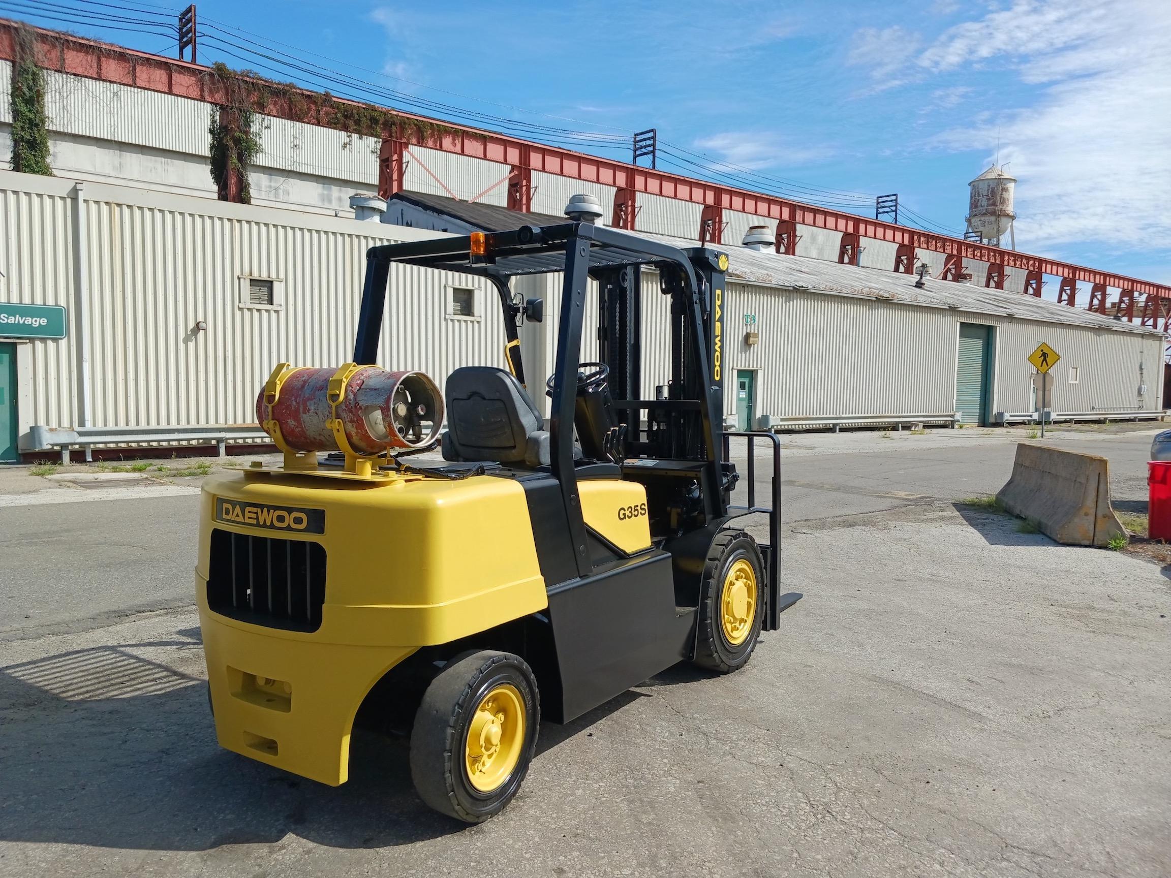 Daewoo G35S-2 7,000lb Forklift