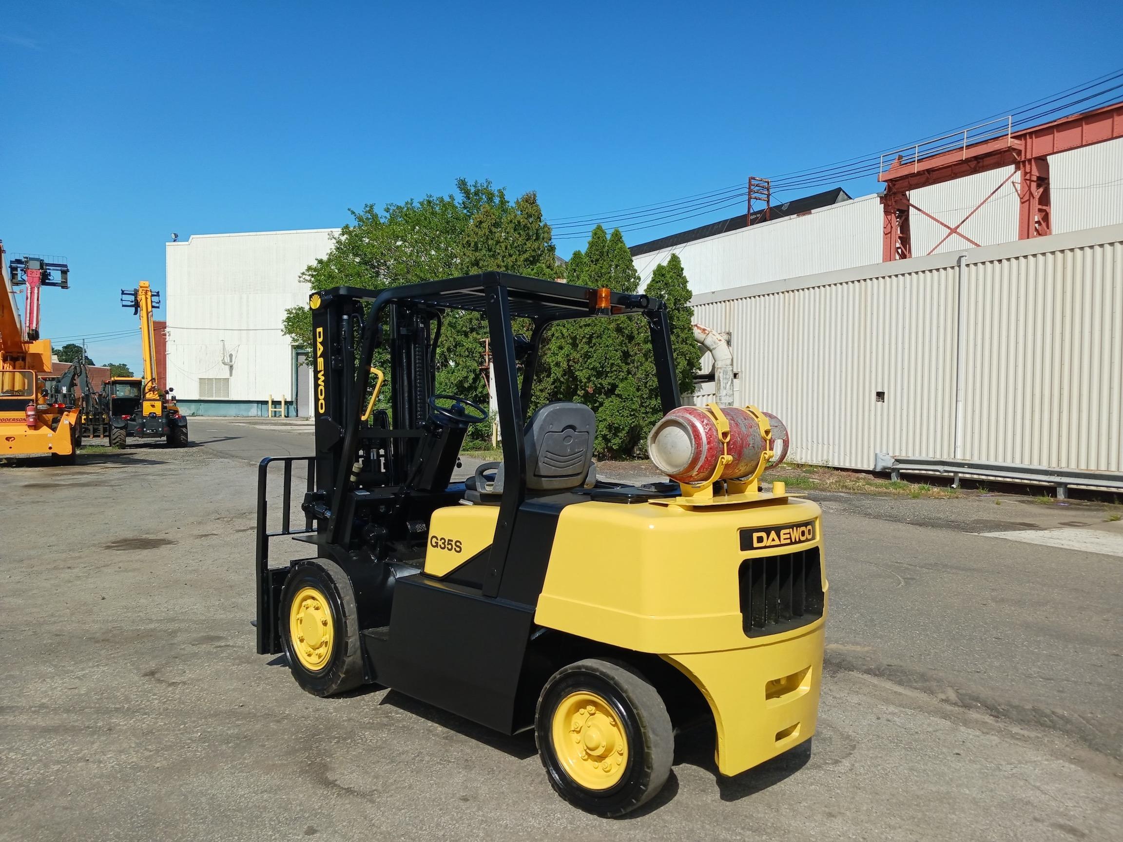 Daewoo G35S-2 7,000lb Forklift