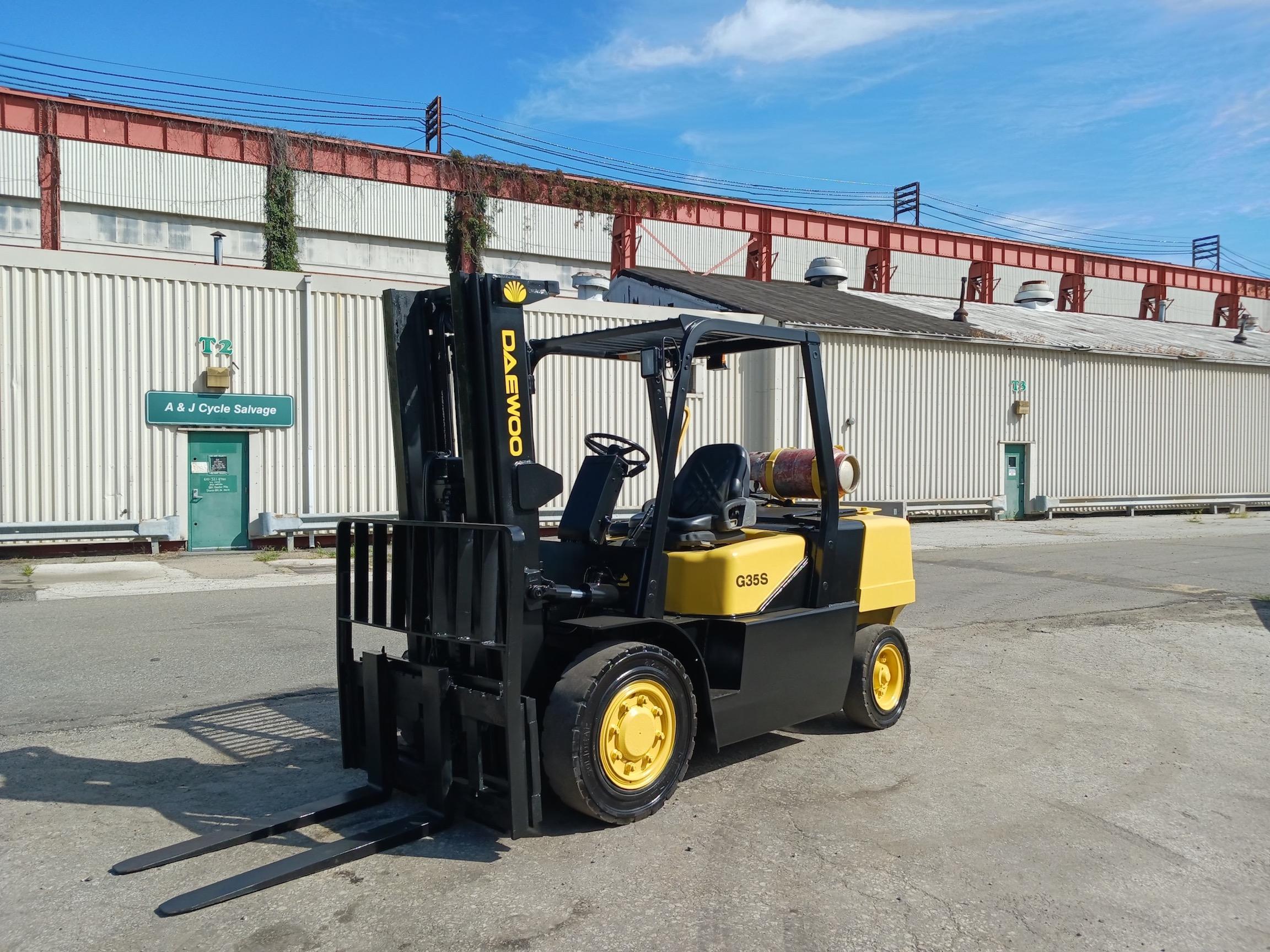 Daewoo G35S-2 7,000lb Forklift