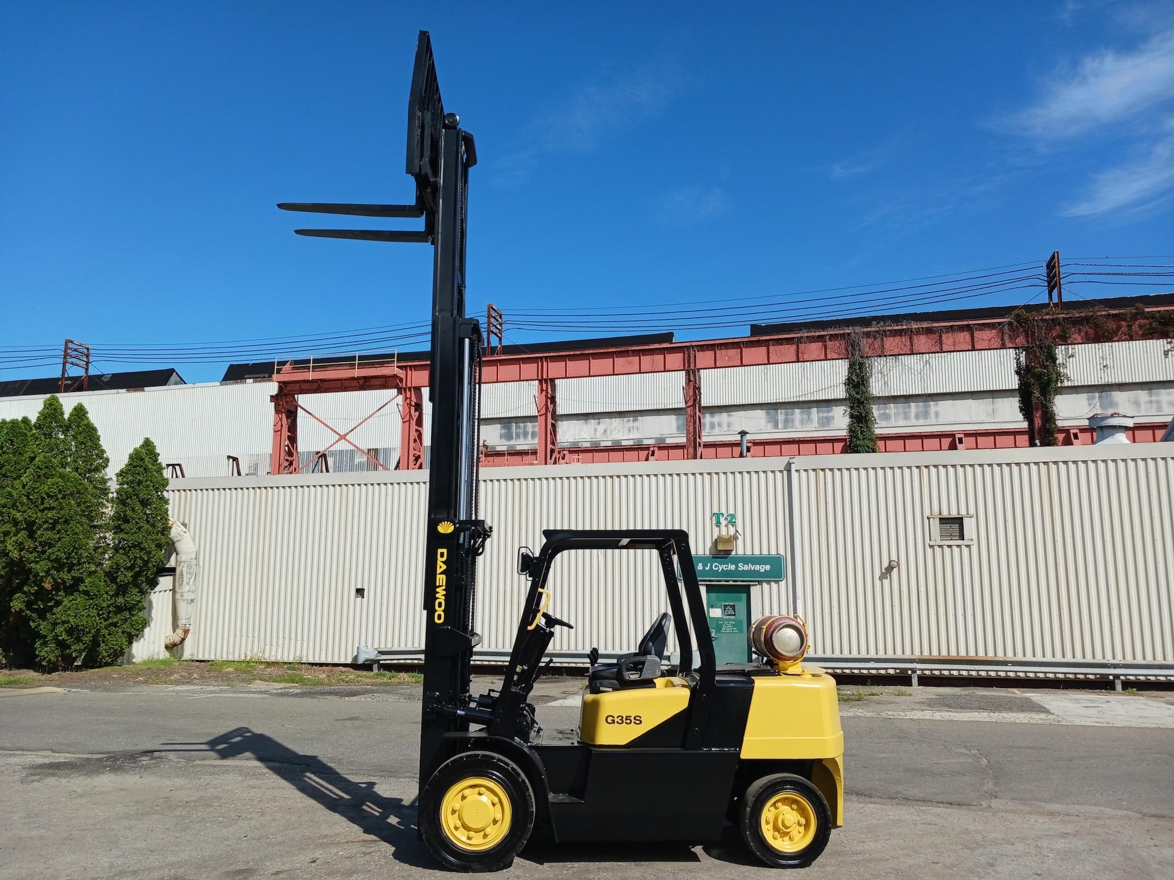 Daewoo G35S-2 7,000lb Forklift