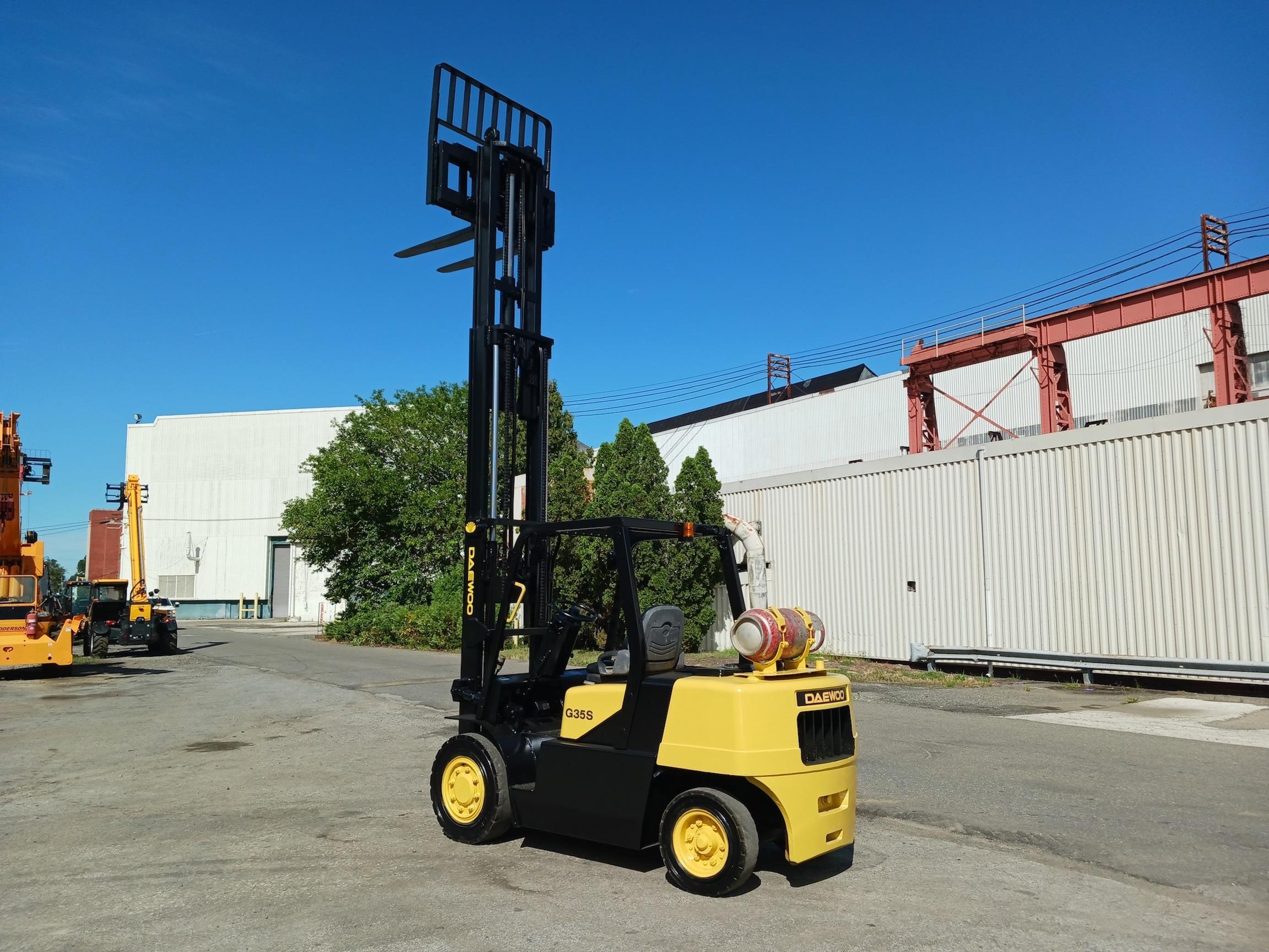 Daewoo G35S-2 7,000lb Forklift
