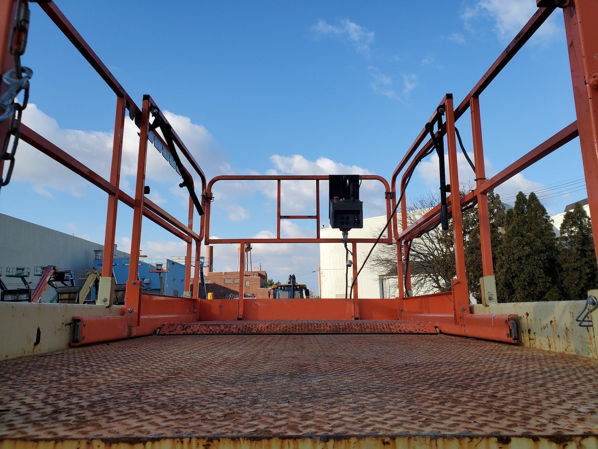 2016 JLG M4069 40ft Scissor Lift