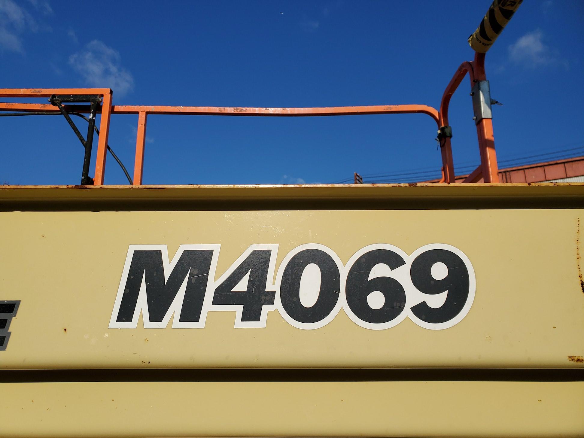 2016 JLG M4069 40ft Scissor Lift