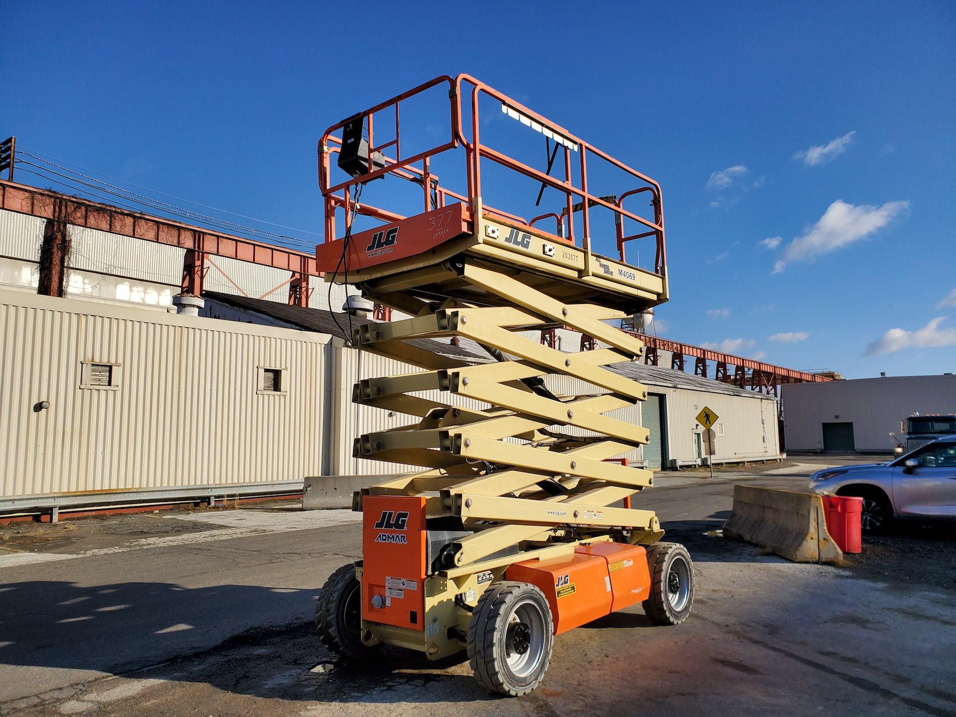 2016 JLG M4069 40ft Scissor Lift