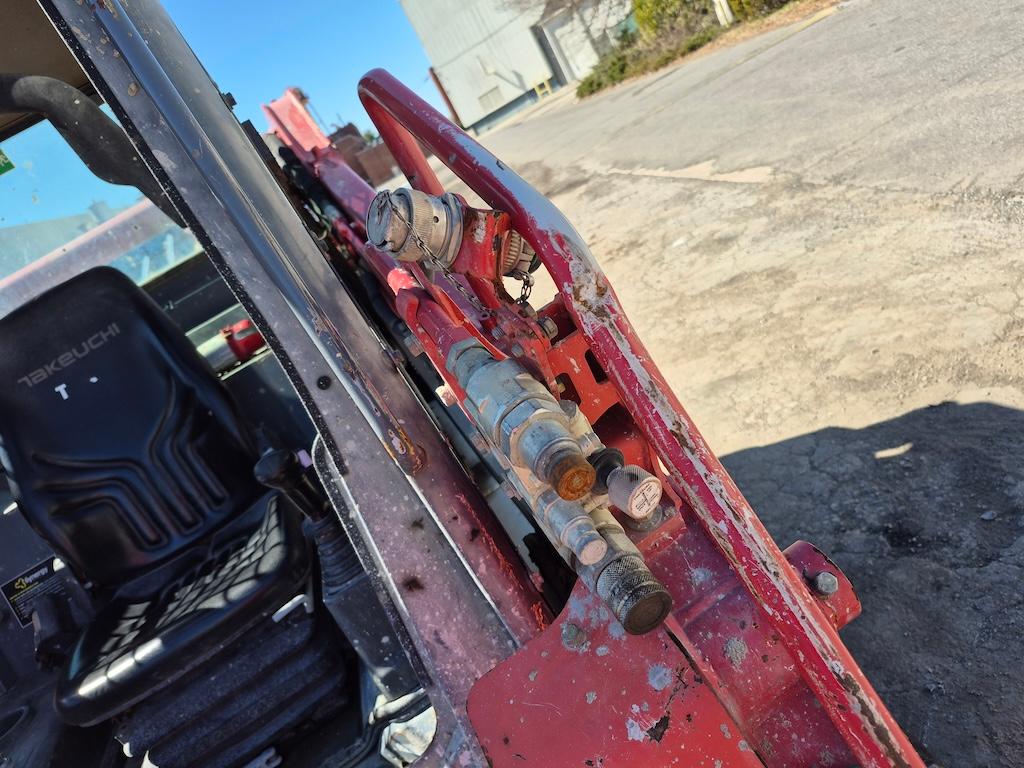 Takeuchi TL10V2 Skid Steer