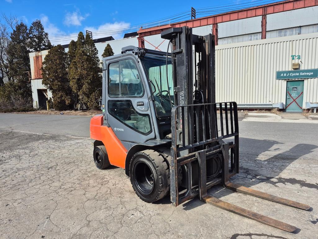 2018 Toyota 8FGU30 6,000lb Forklift
