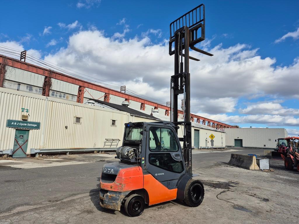 2018 Toyota 8FGU30 6,000lb Forklift