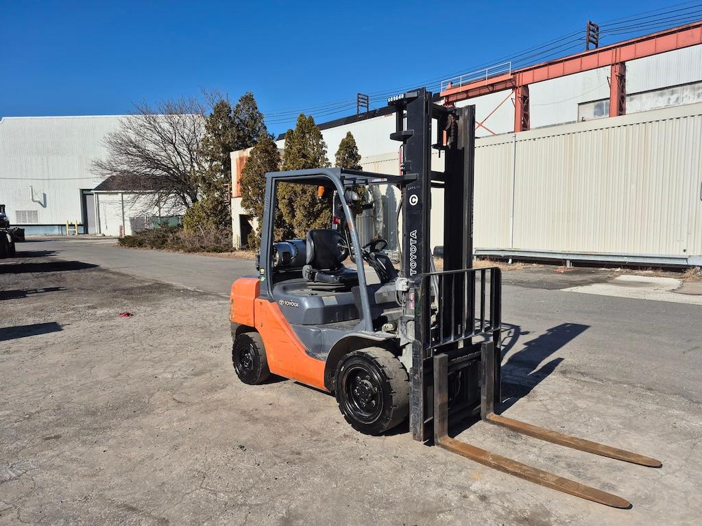2016 Toyota 8FGU30 6,000lb Forklift