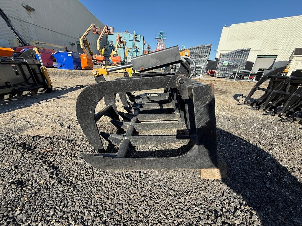 Brand New Skid Steer Rake Grapple Bucket Attachment (ES134)