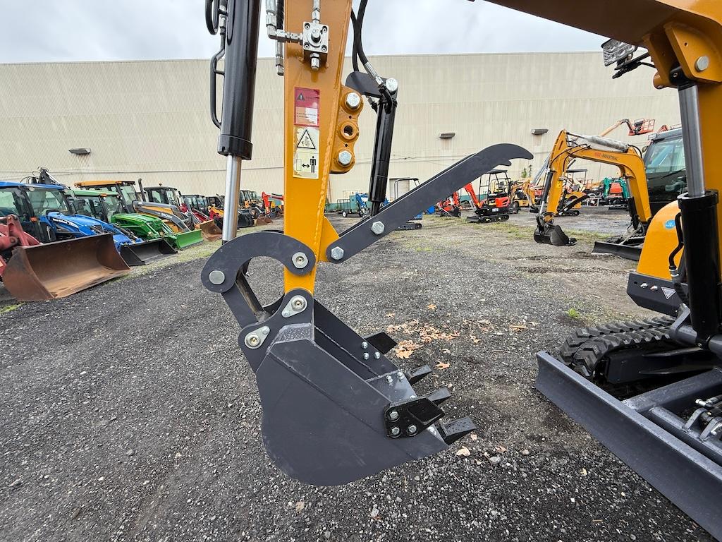 Brand New AGT MY50R Mini Excavator (AG8)