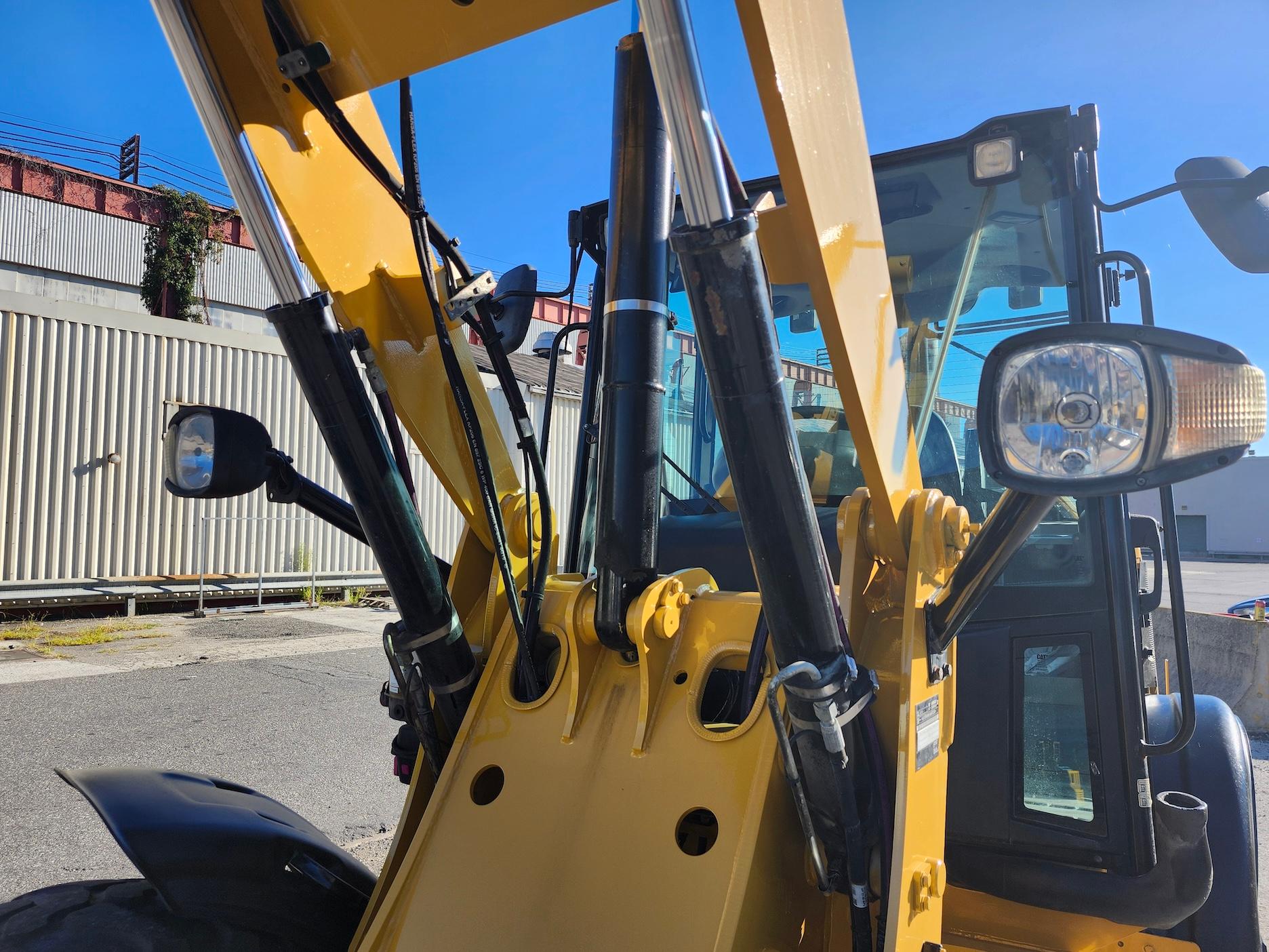 2016 Caterpillar 906M Wheel Loader