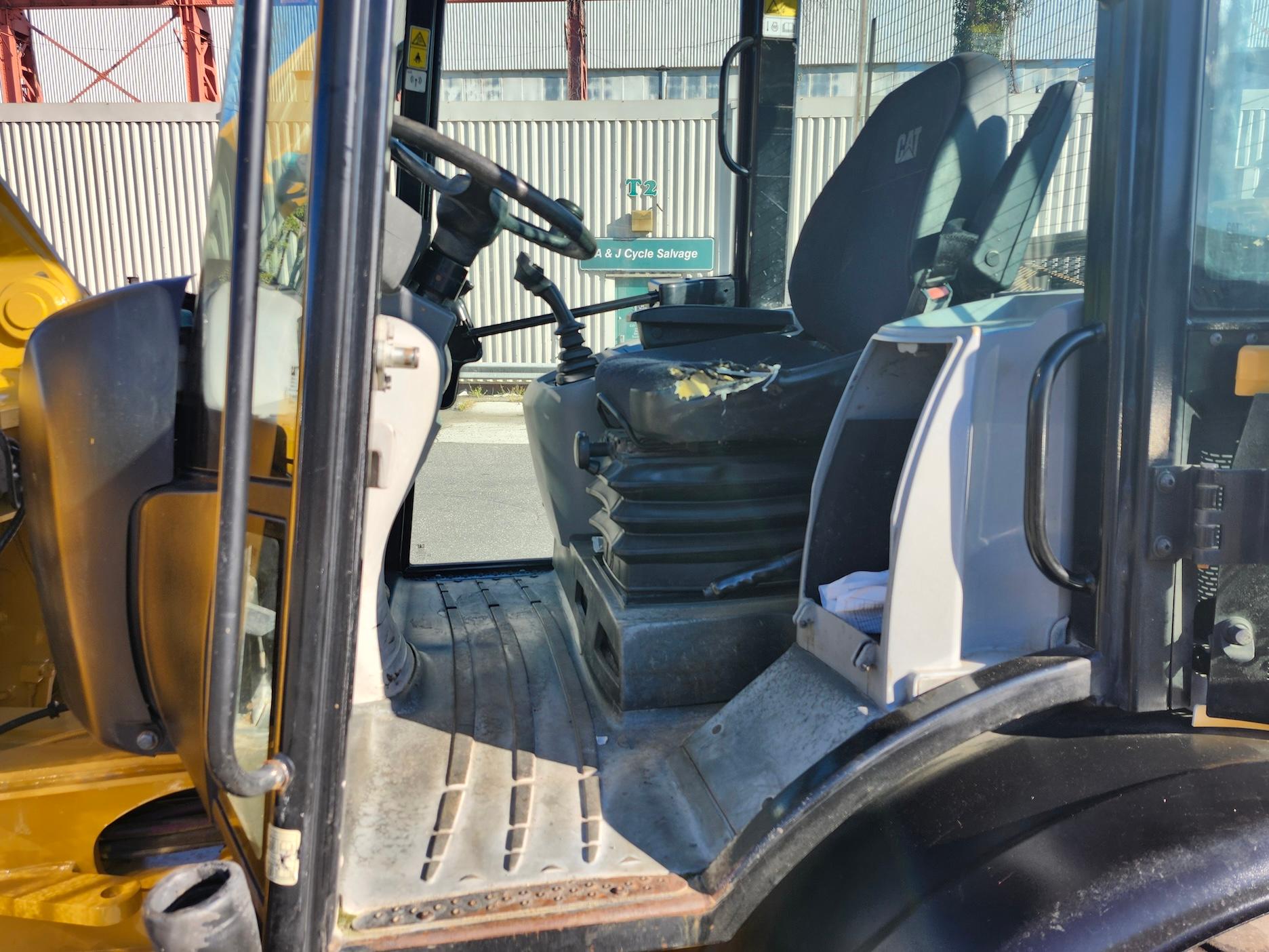 2016 Caterpillar 906M Wheel Loader