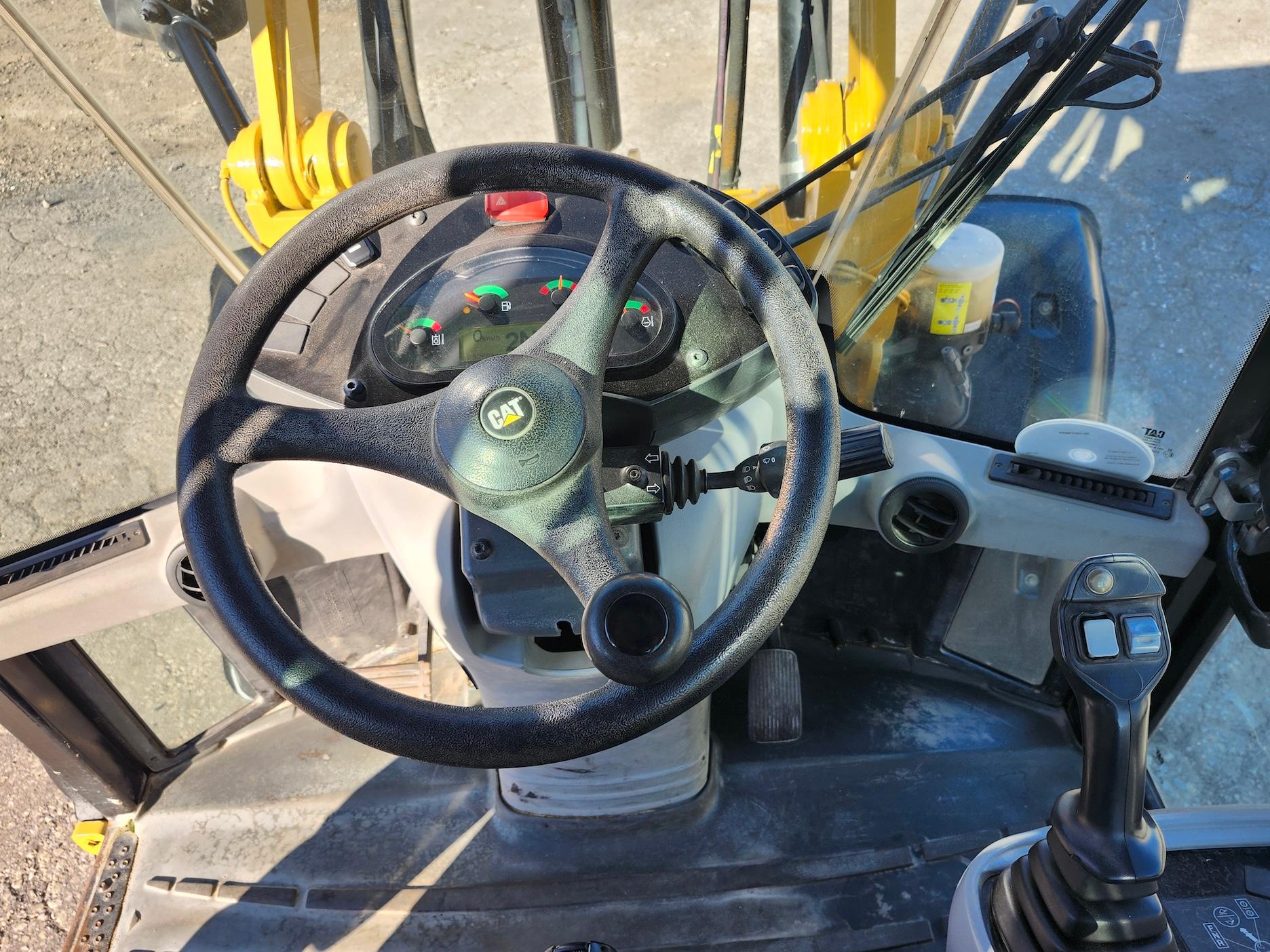 2016 Caterpillar 906M Wheel Loader