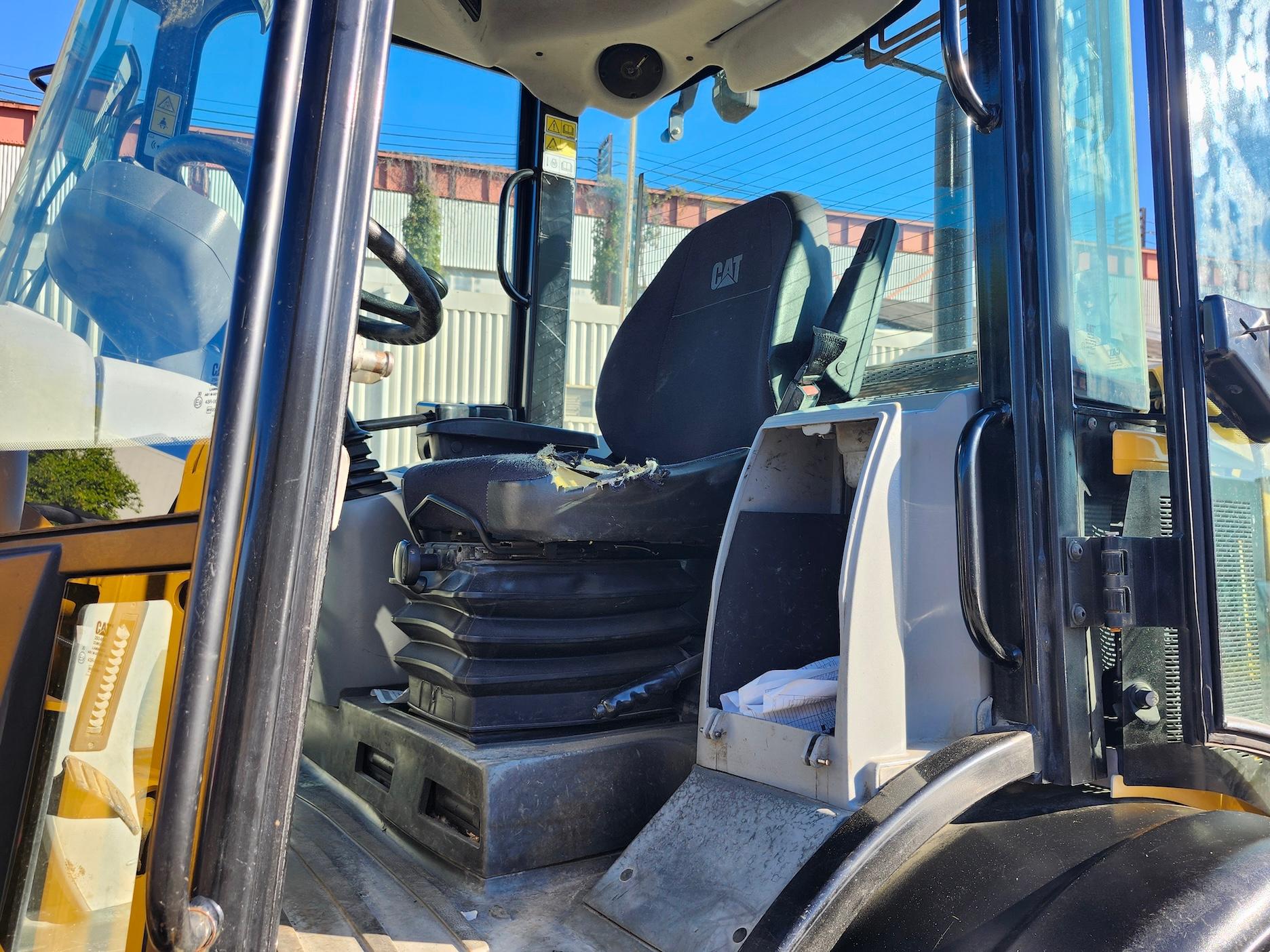 2016 Caterpillar 906M Wheel Loader