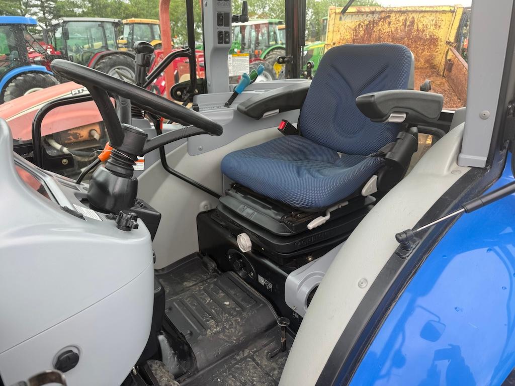 2018 New Holland 260TLA Tractor