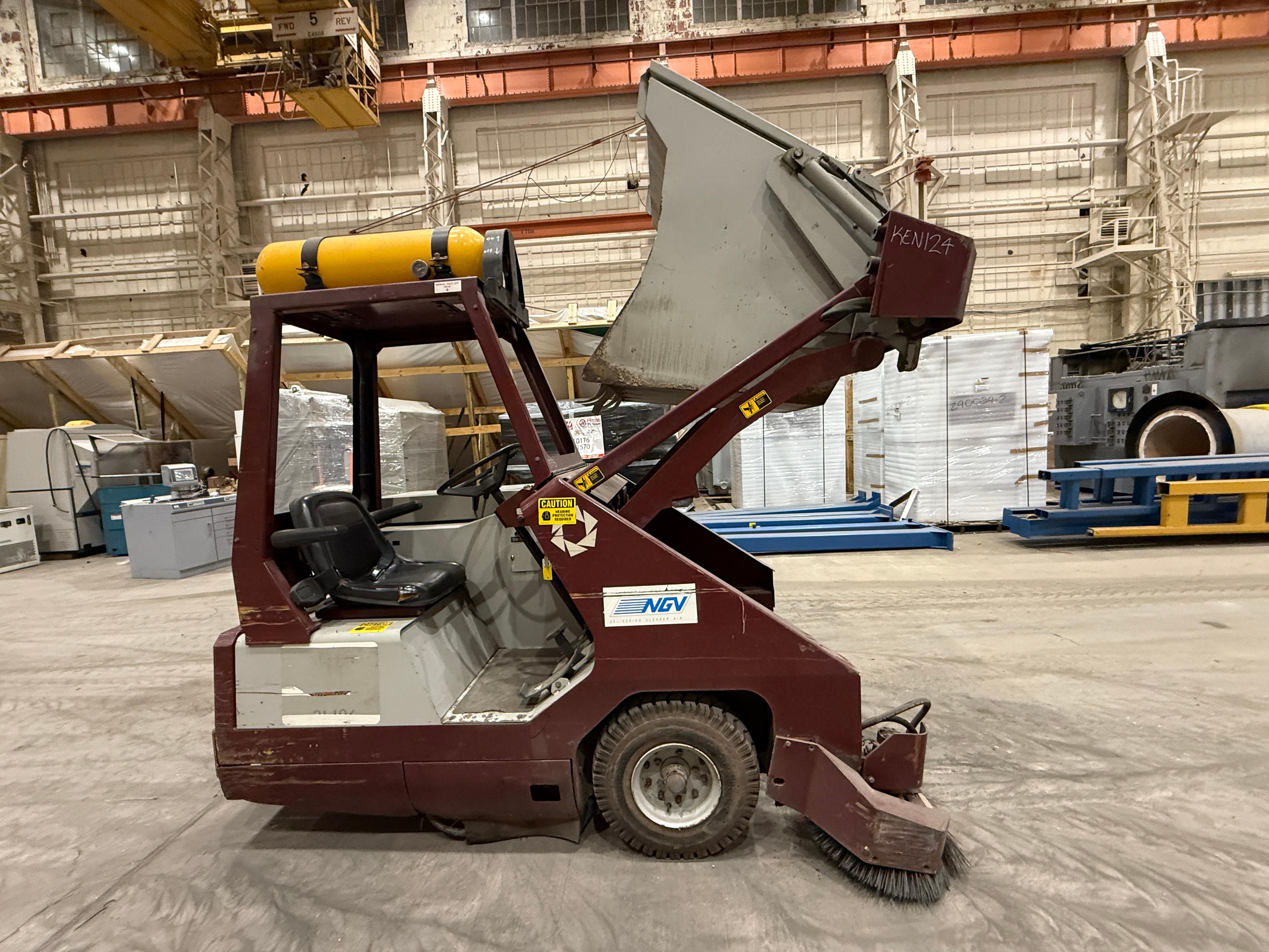 Power Boss SW/8XR Street Sweeper (KEN124)