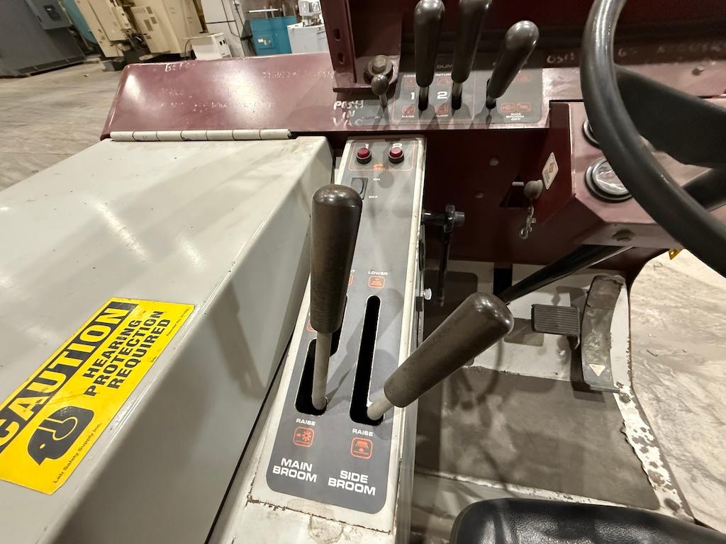 Power Boss SW/8XR Street Sweeper (KEN124)