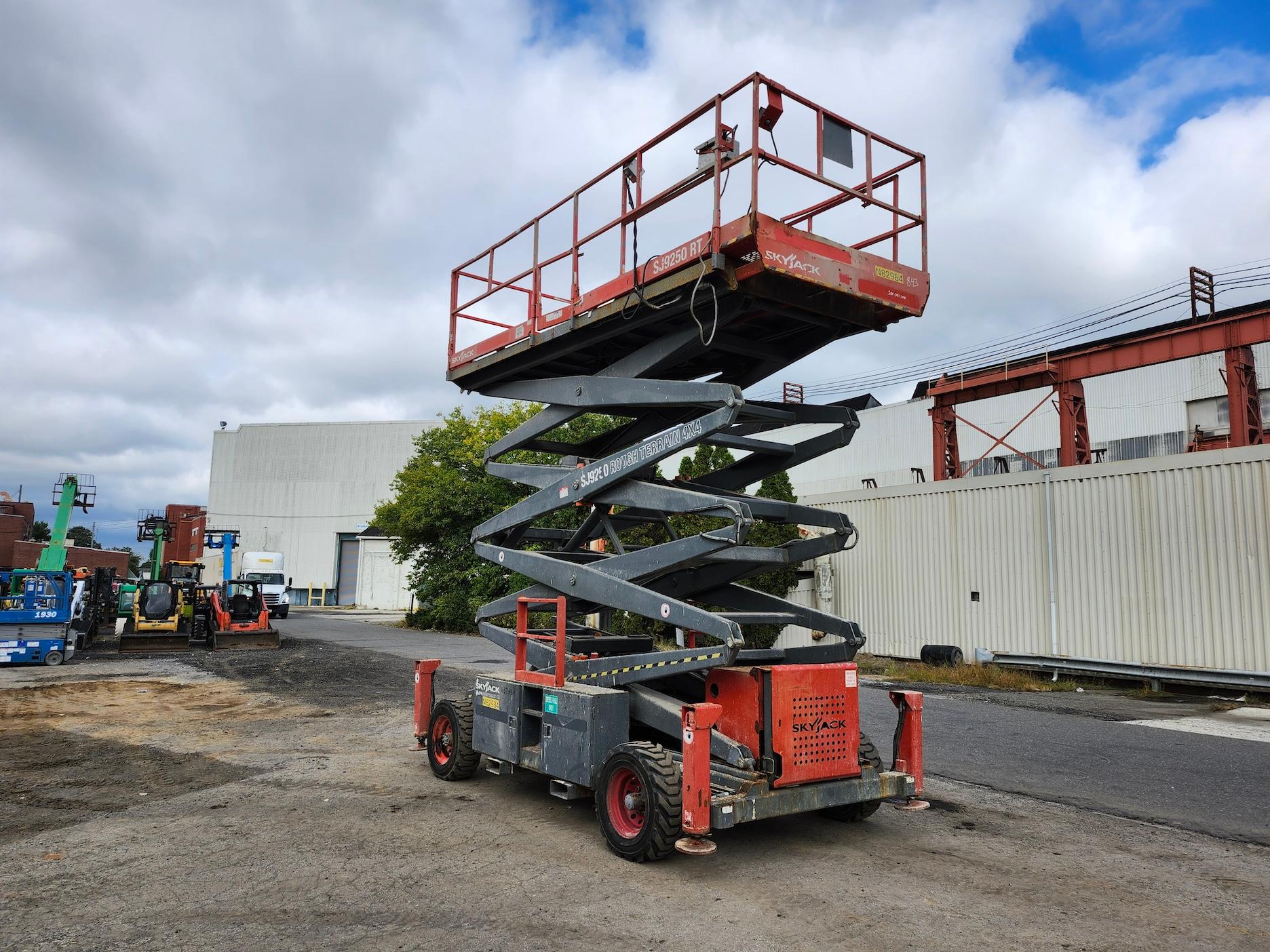 2013 Skyjack SJ9250 50ft Scissor Lift