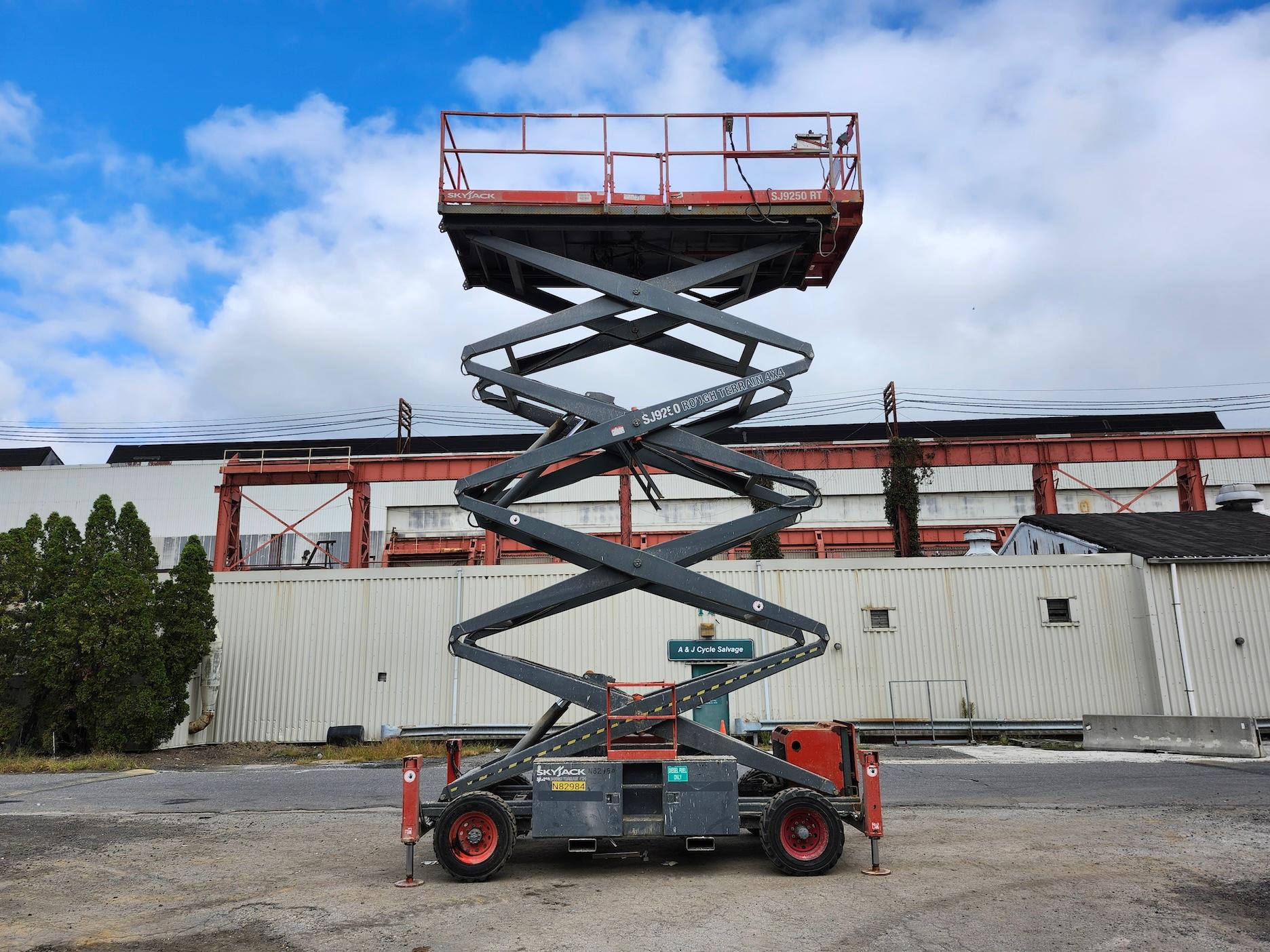 2013 Skyjack SJ9250 50ft Scissor Lift