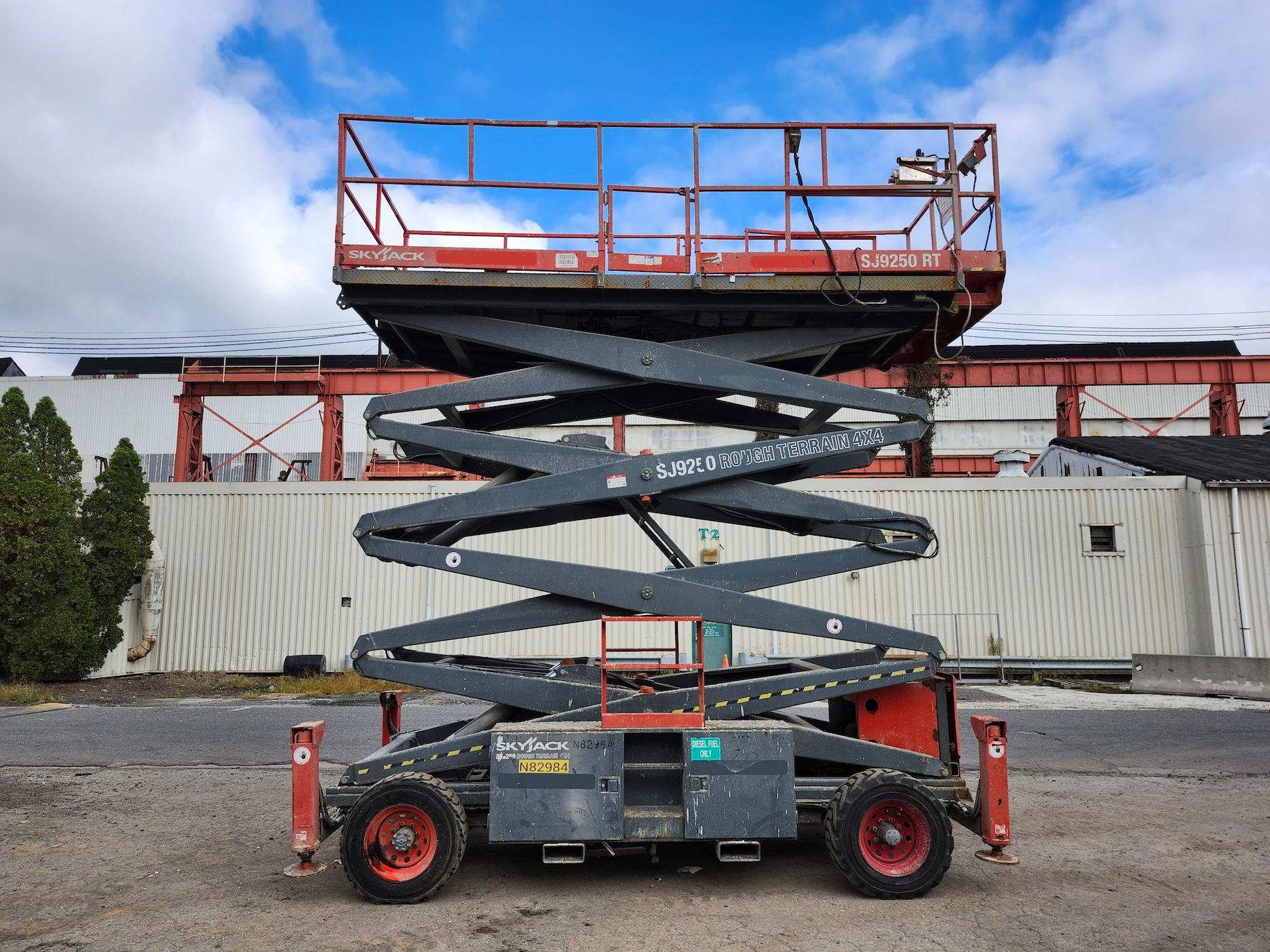 2013 Skyjack SJ9250 50ft Scissor Lift