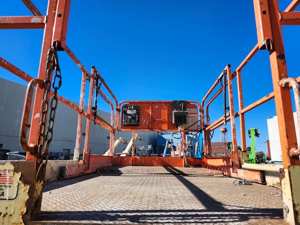 2013 JLG 4069LE 40ft Scissor Lift