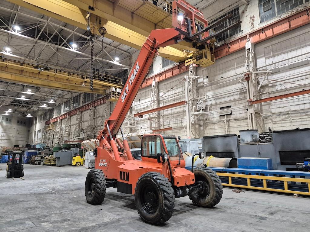 SkyTrak 80423 8,000lb Telehandler
