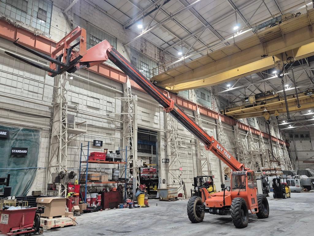 SkyTrak 80423 8,000lb Telehandler