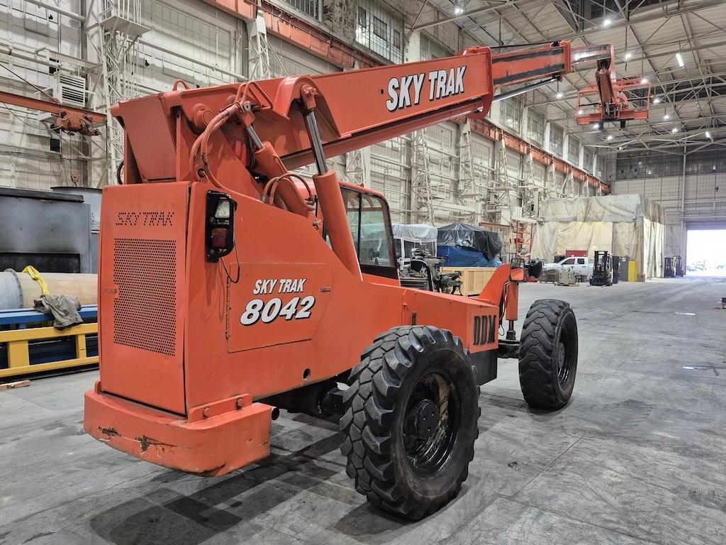 SkyTrak 80423 8,000lb Telehandler