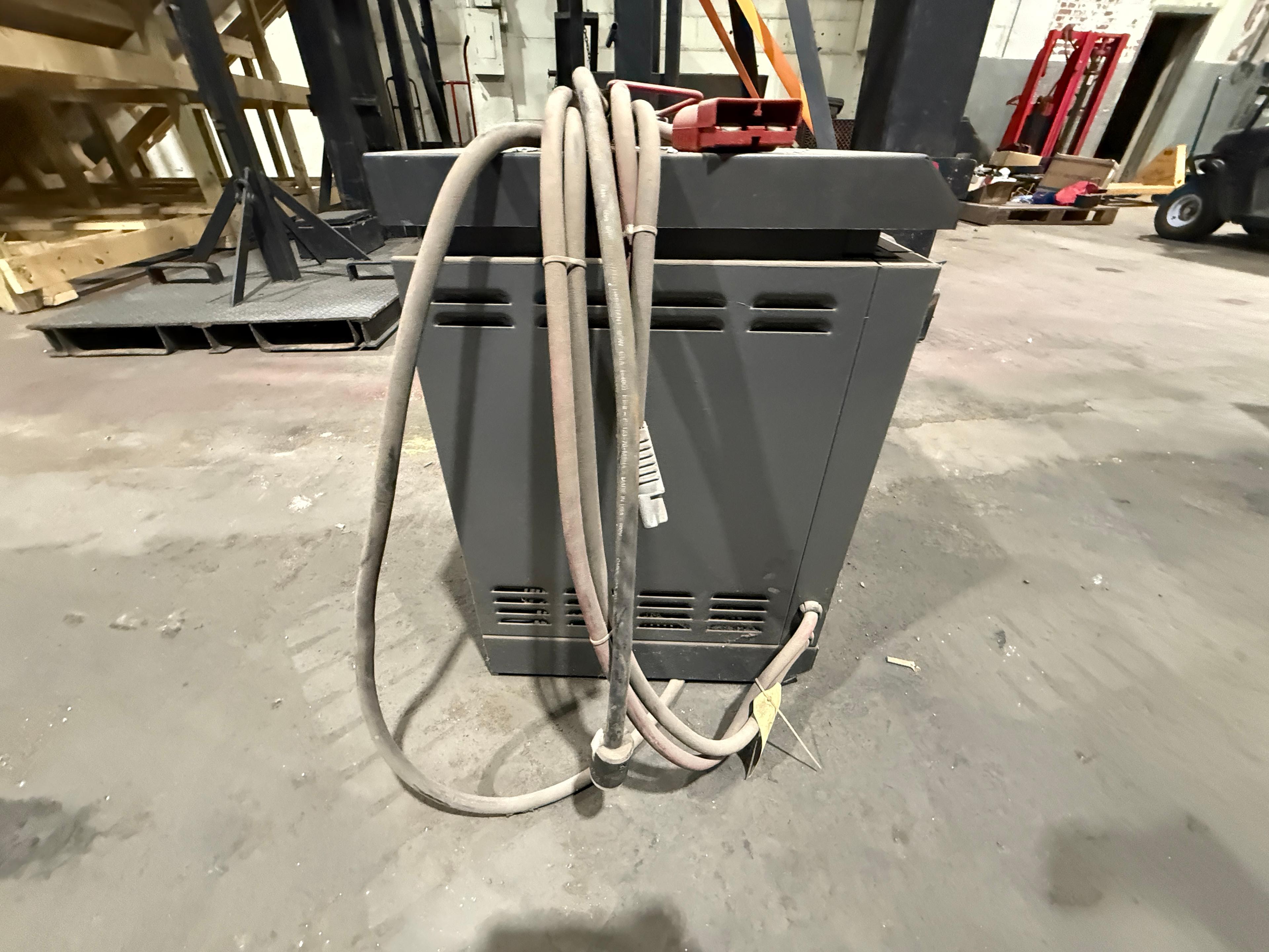 GNB FER100 Battery Charger (KEN122)