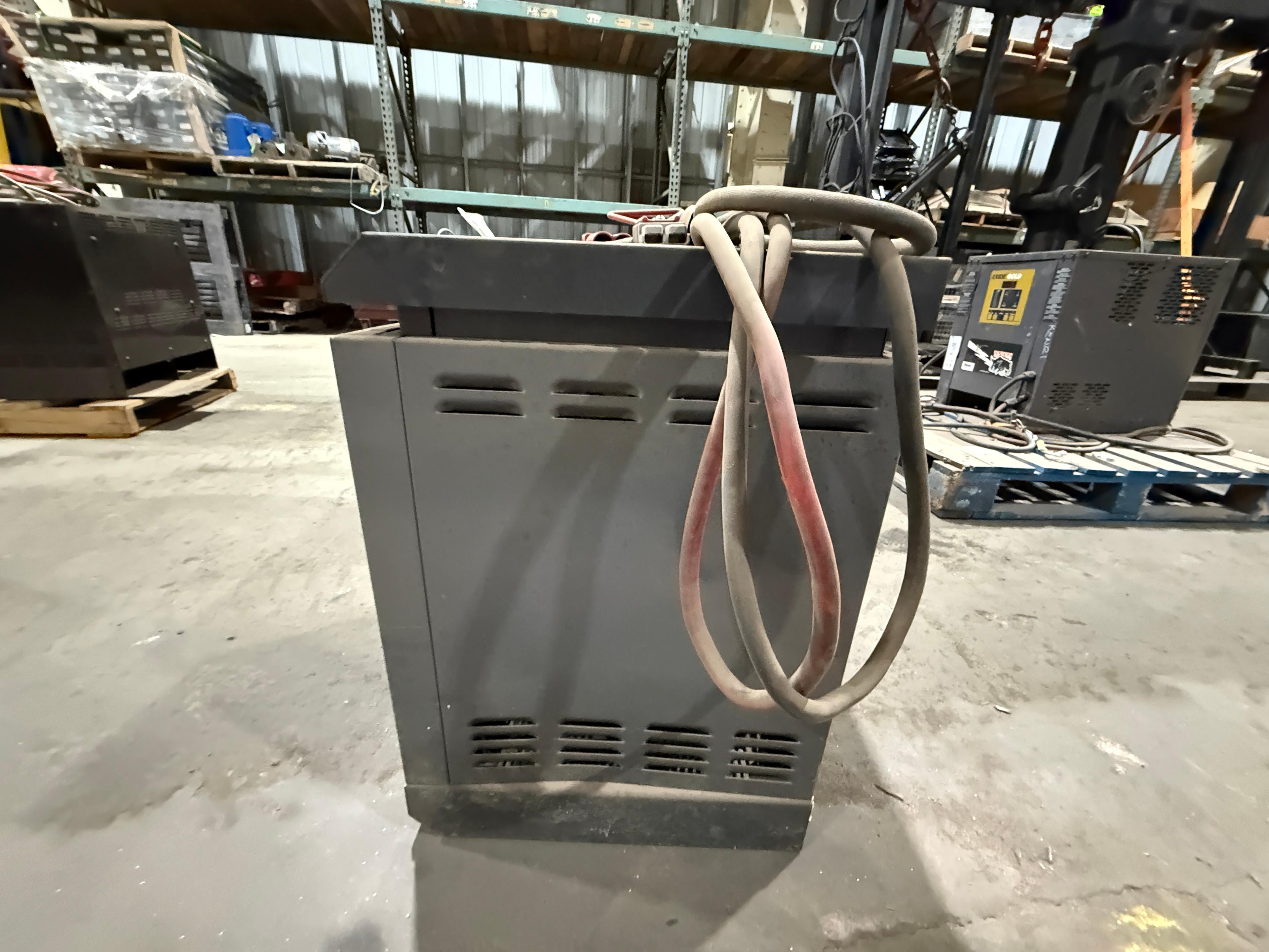 GNB FER100 Battery Charger (KEN122)