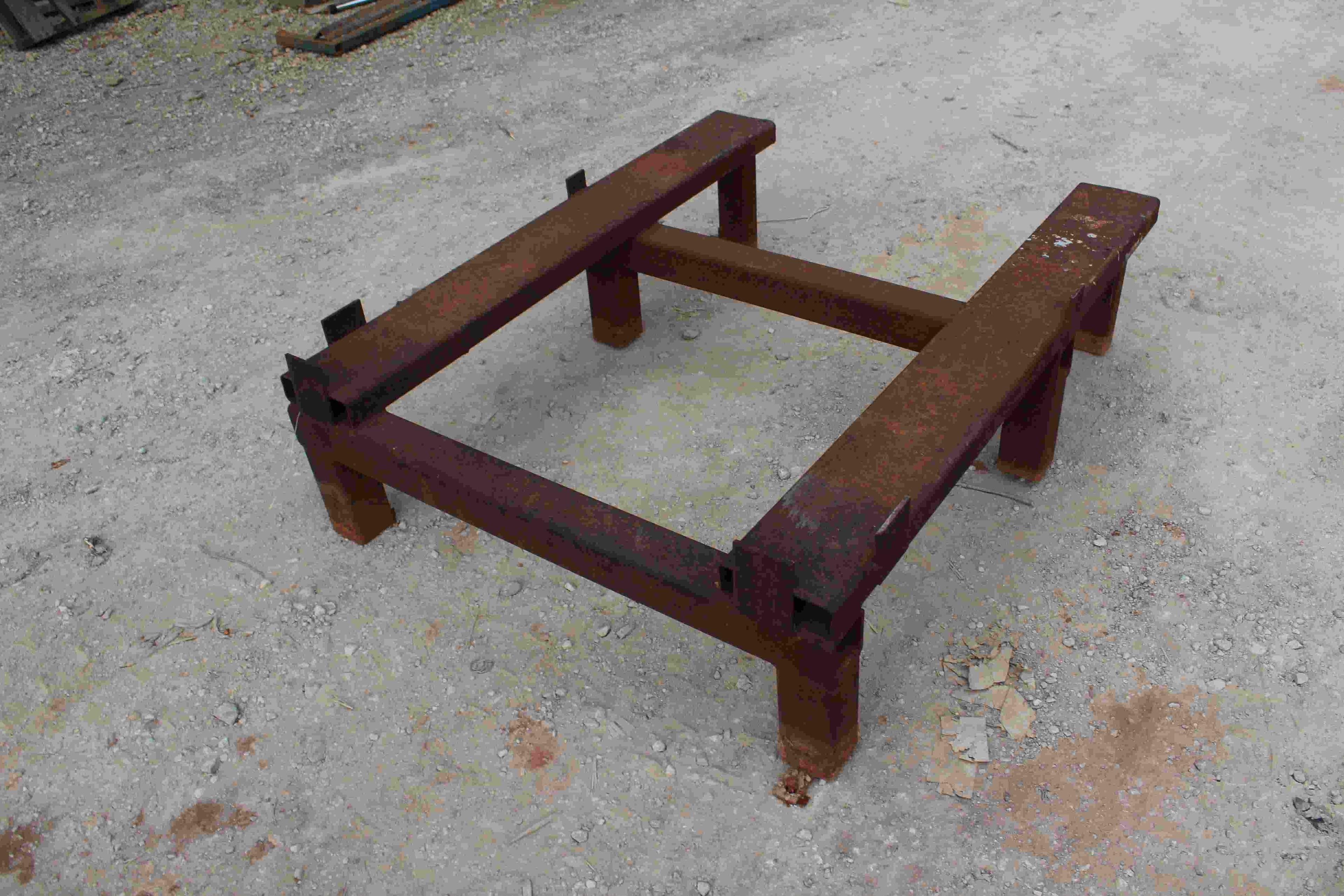 Metal base (stand) with Fork Pockets (Heavy Duty)