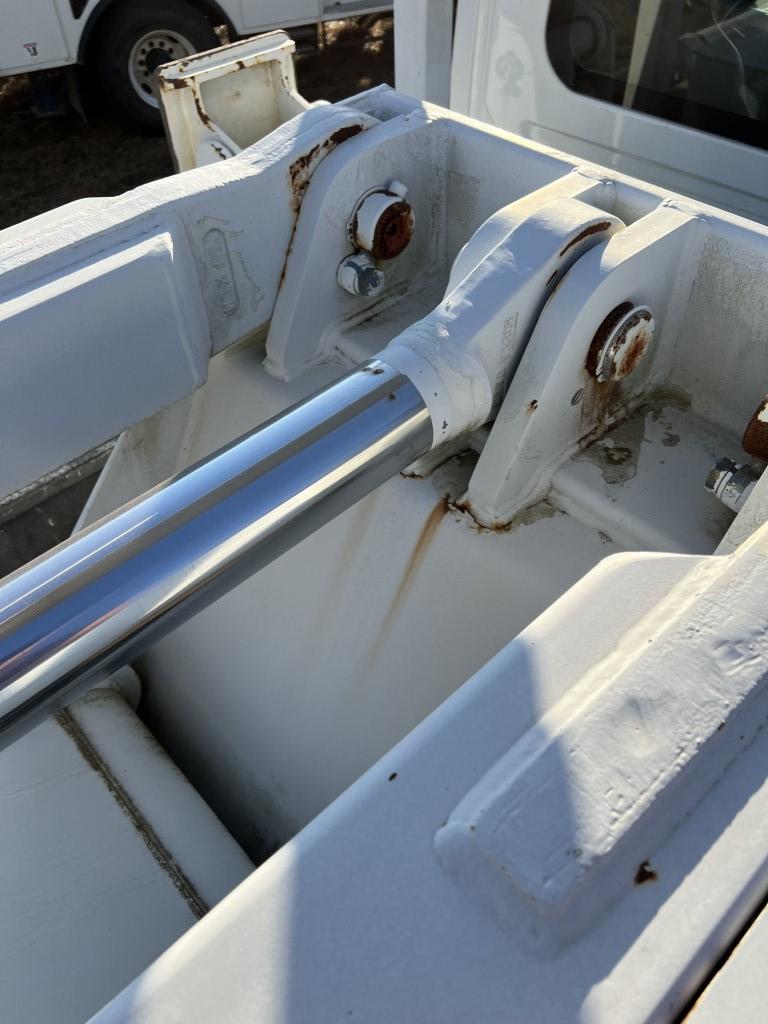 2012 Altec A77TE93 98' Bucket Truck