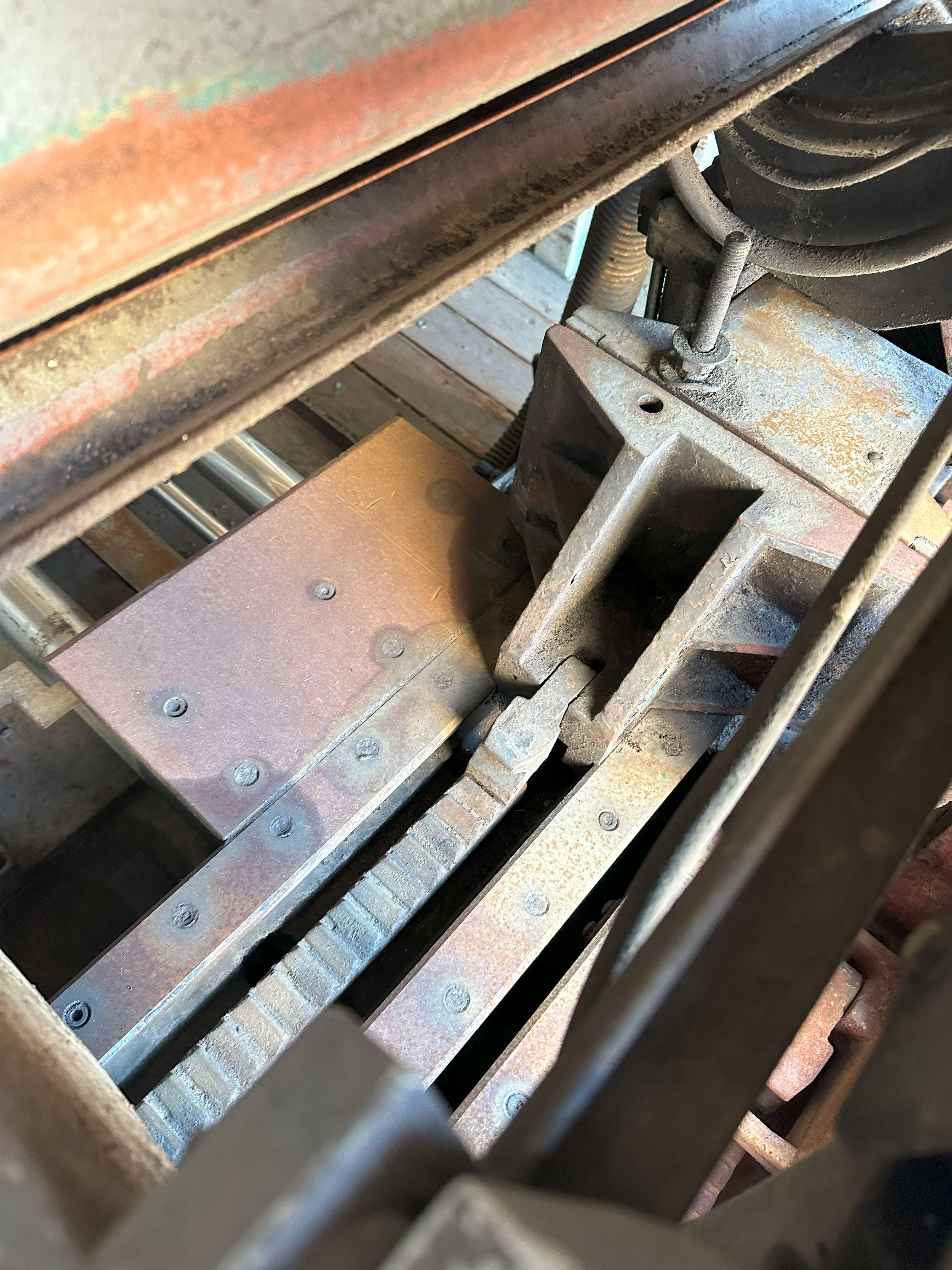 1997 Spartan Saw
