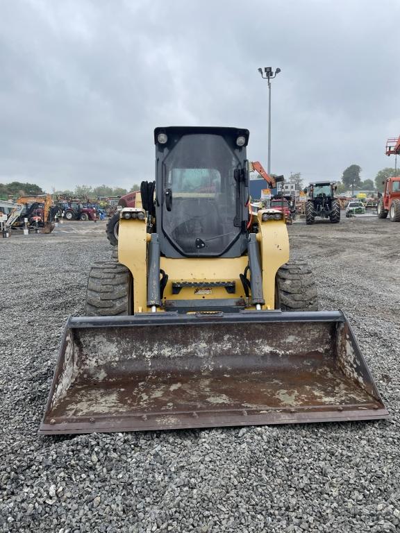 Gehl V420 Skid Steer