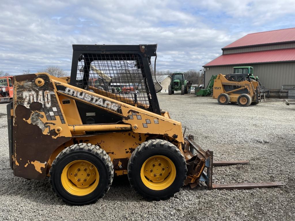 Mustang 2040 Wheel Skid Loader