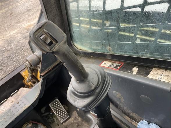 Deere 318D Skid Steer