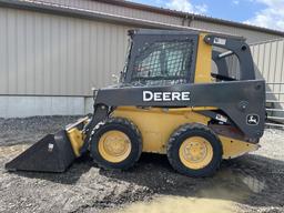 Deere 318D Skid Steer