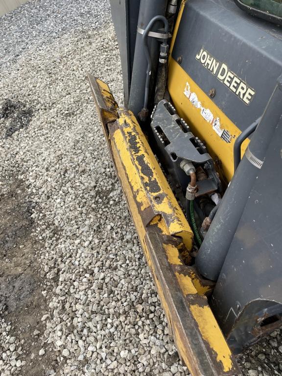 Deere 318G Wheel Skid Loader