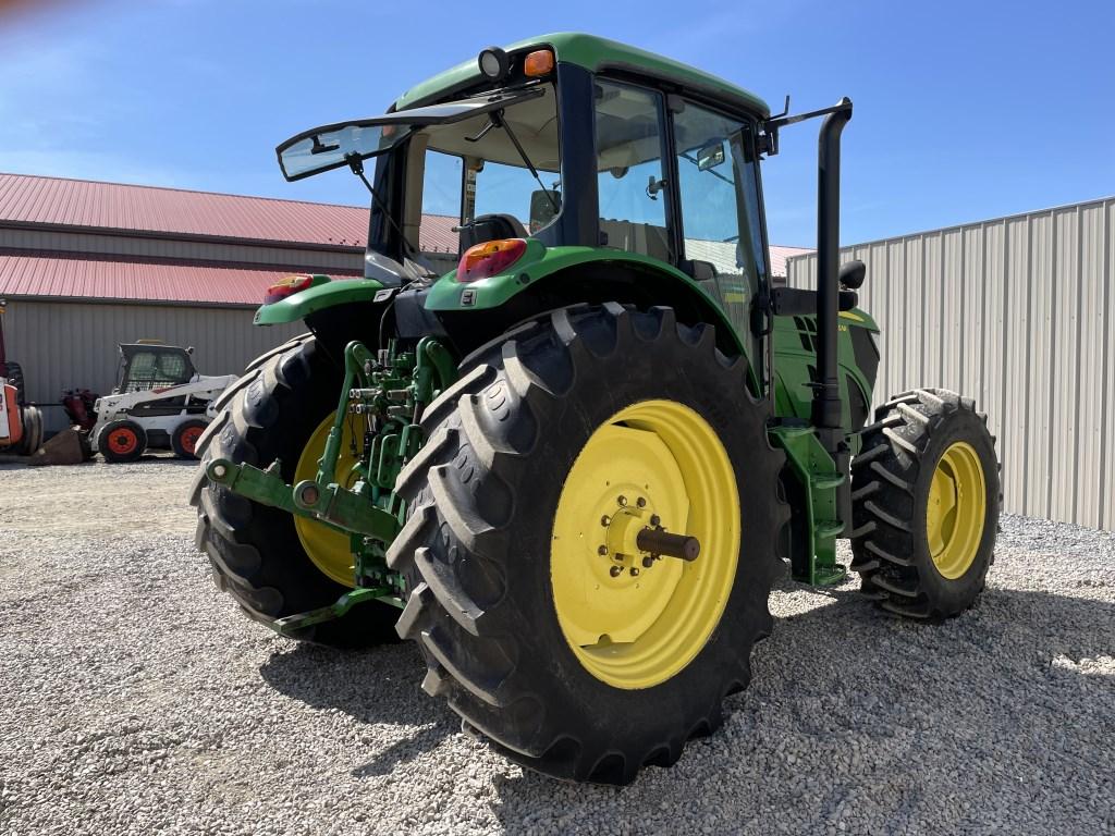 John Deere 5125M Tractor