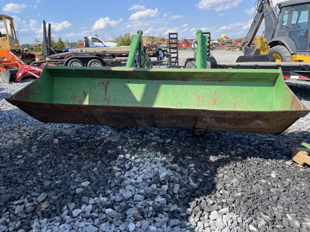 John Deere 746 Loader