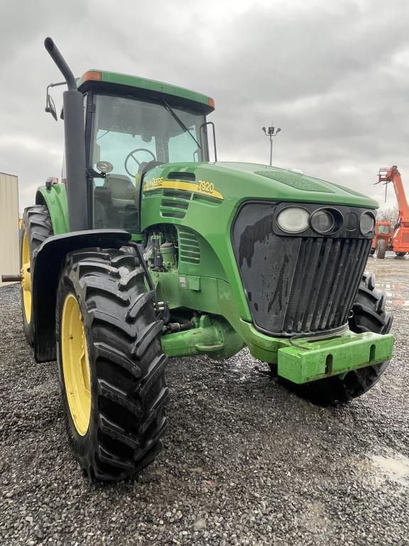 John Deere 7920 Tractor