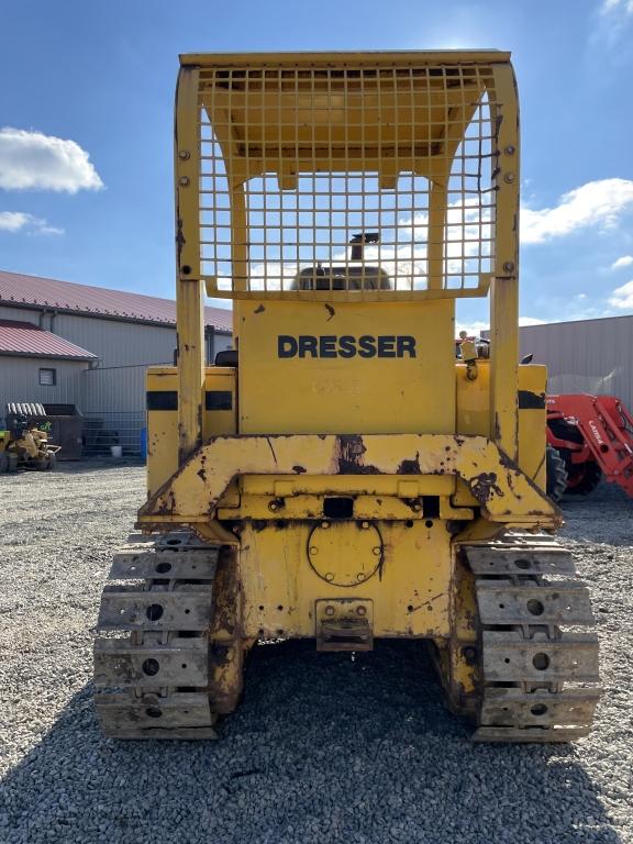 Dresser 100E Crawler Loader