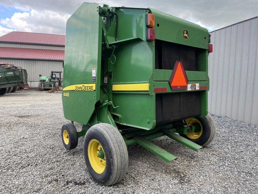 John Deere 448 Round Baler