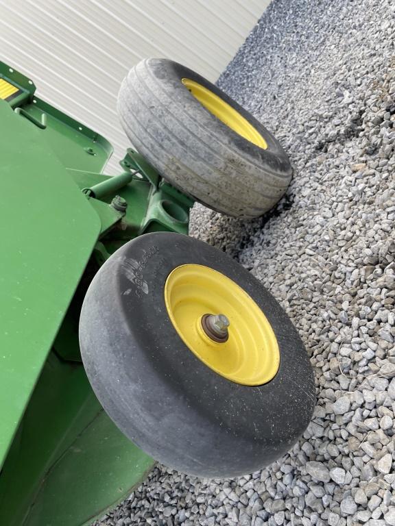 John Deere 448 Round Baler