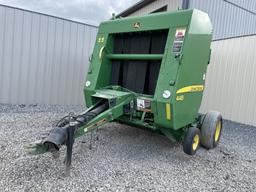 John Deere 448 Round Baler