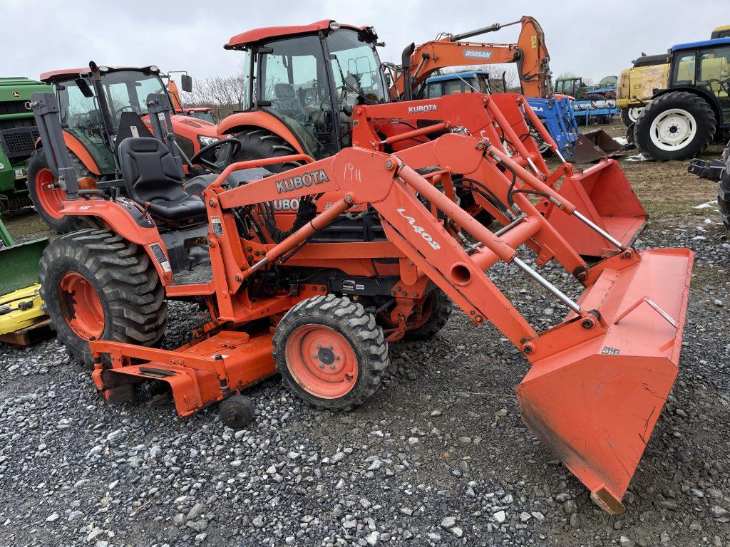 Kubota B7800 Tractor